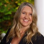 Tina Holmes