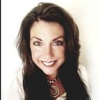 Lynda Barzee