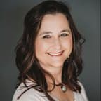 Paula Hobbs