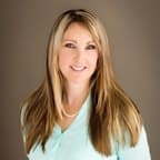 Brandi Jones, Agent