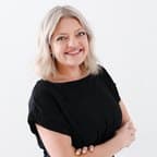 Melanie Smith, Agent