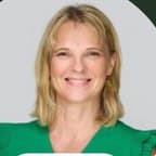 Stephanie James